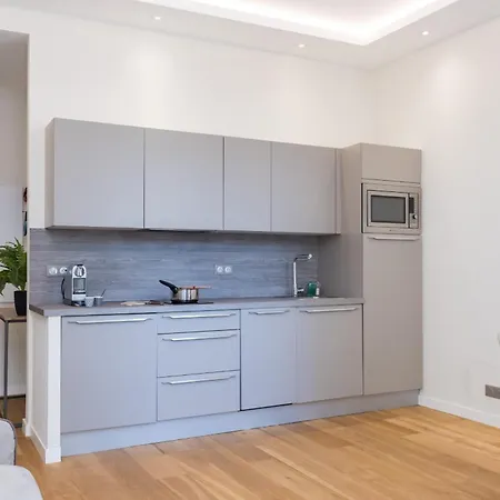 Brand New 1 Bdr Place Du Pin *
