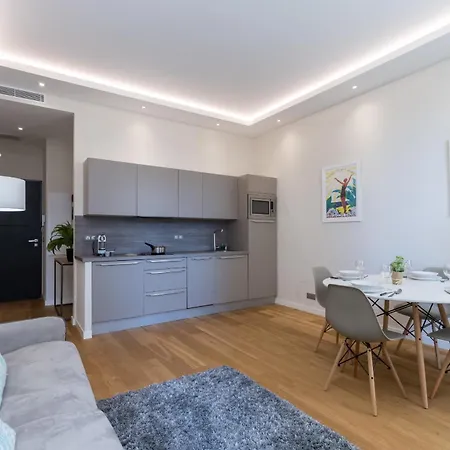 Brand New 1 Bdr Place Du Pin 公寓