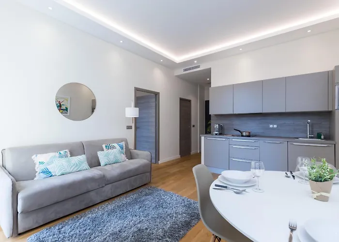 Brand New 1 Bdr Place Du Pin דירה