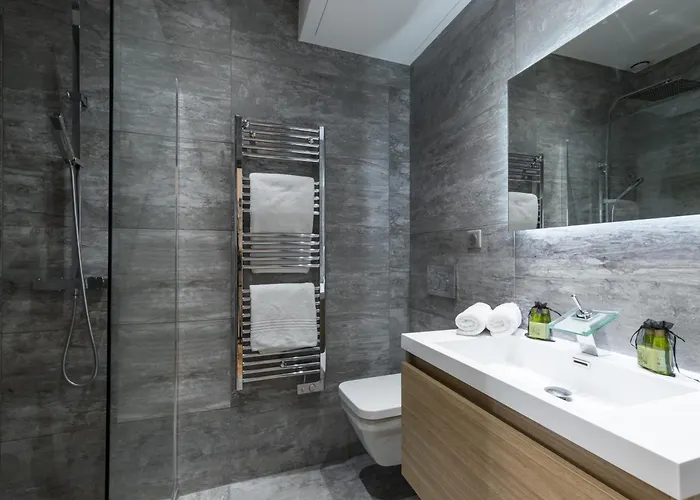 Brand New 1 Bdr Place Du Pin דירה ניס
