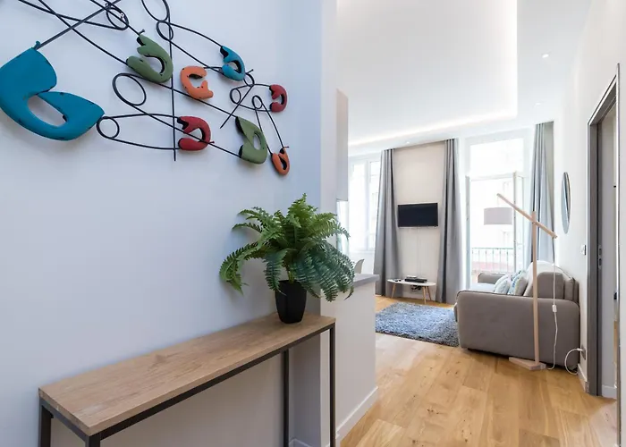 Brand New 1 Bdr Place Du Pin *