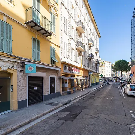 Lejlighed Brand New 1 Bdr Place Du Pin *